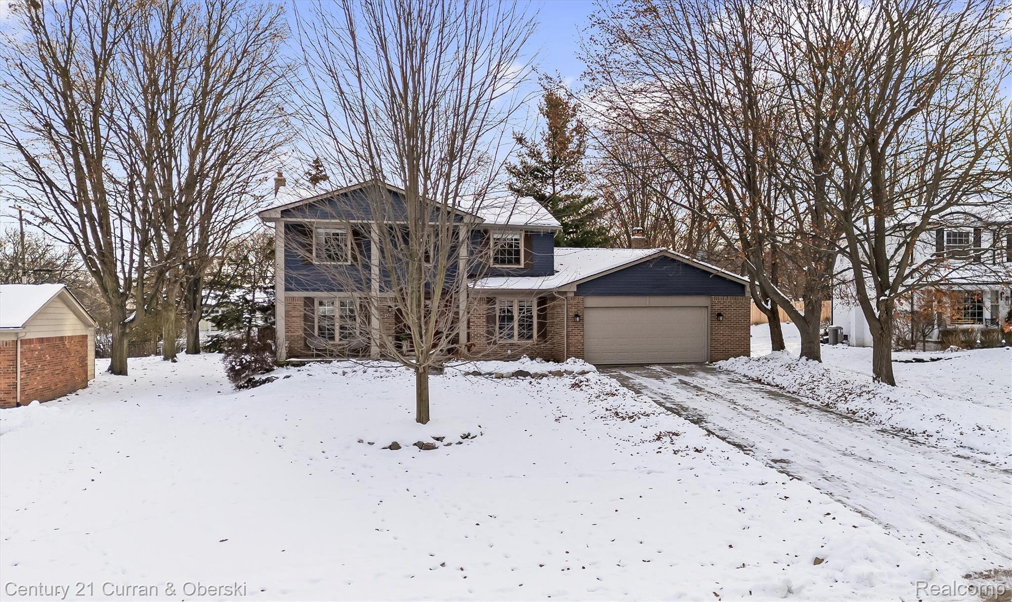 Northville, Michigan, 48167, United States, 5 Bedrooms Bedrooms, ,3 BathroomsBathrooms,Residential,For Sale,2009977