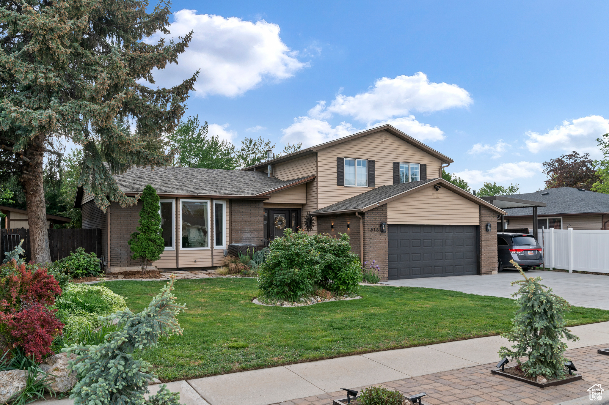 Sandy, Utah, 84093, United States, 6 Bedrooms Bedrooms, ,2 BathroomsBathrooms,Residential,For Sale,1882601