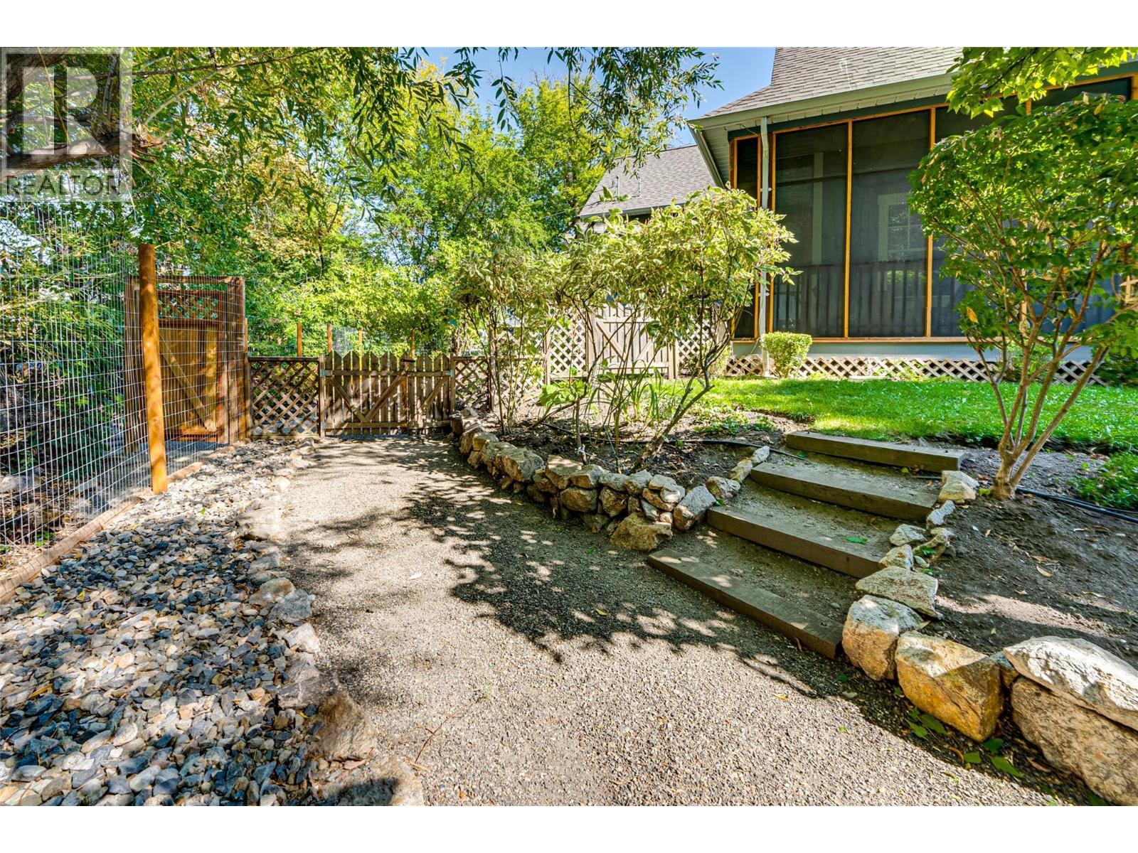 VERNON, British Columbia, V1T 2P9, CA, 5 Bedrooms Bedrooms, ,4 BathroomsBathrooms,Residential,For Sale,1948621