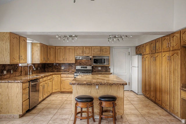 Ephraim, Utah, 84627, United States, 6 Bedrooms Bedrooms, ,3 BathroomsBathrooms,Residential,For Sale,2048073