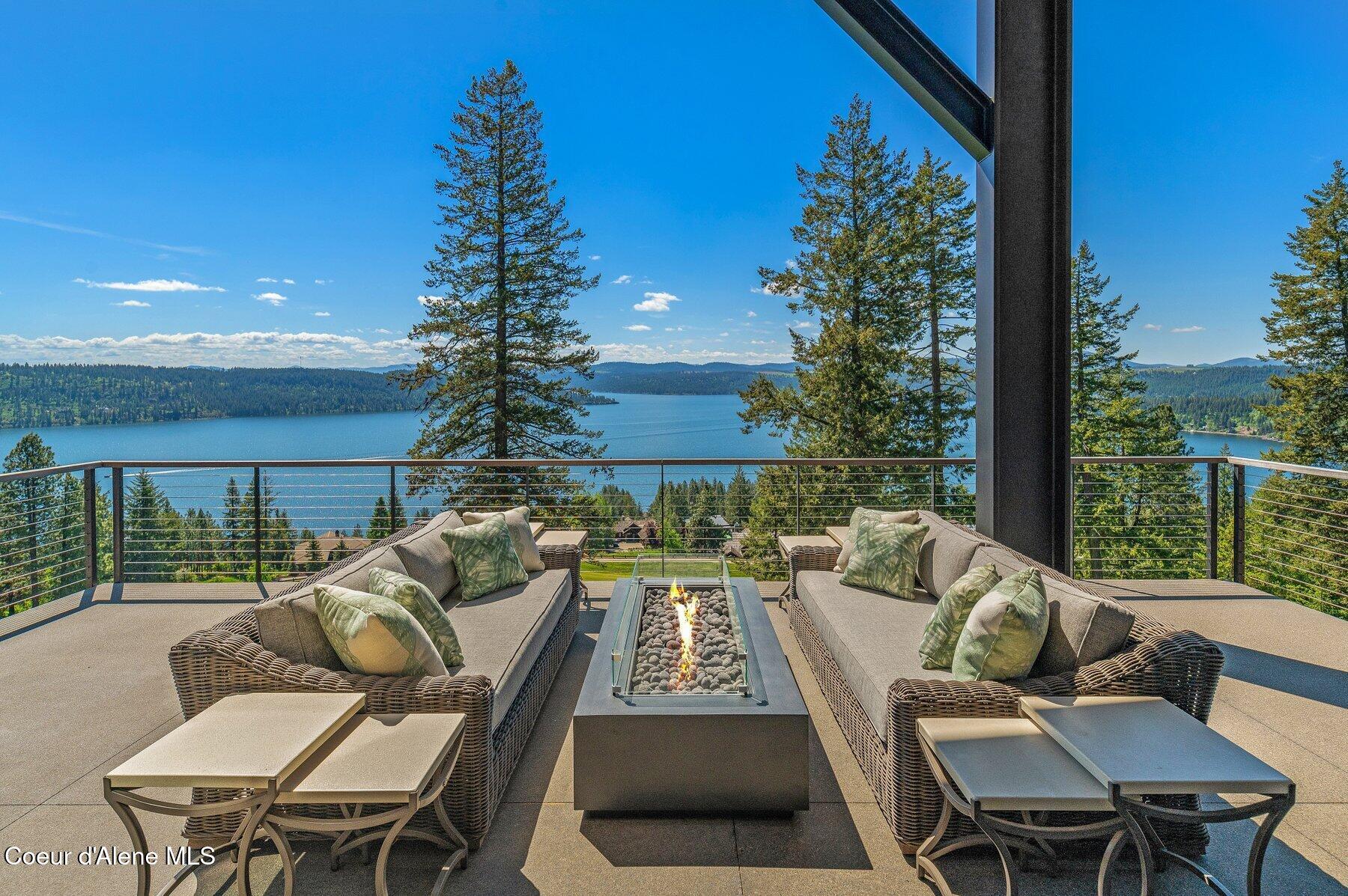Coeur D'alene, Idaho, 83814, United States, 3 Bedrooms Bedrooms, ,2 BathroomsBathrooms,Residential,For Sale,1926176