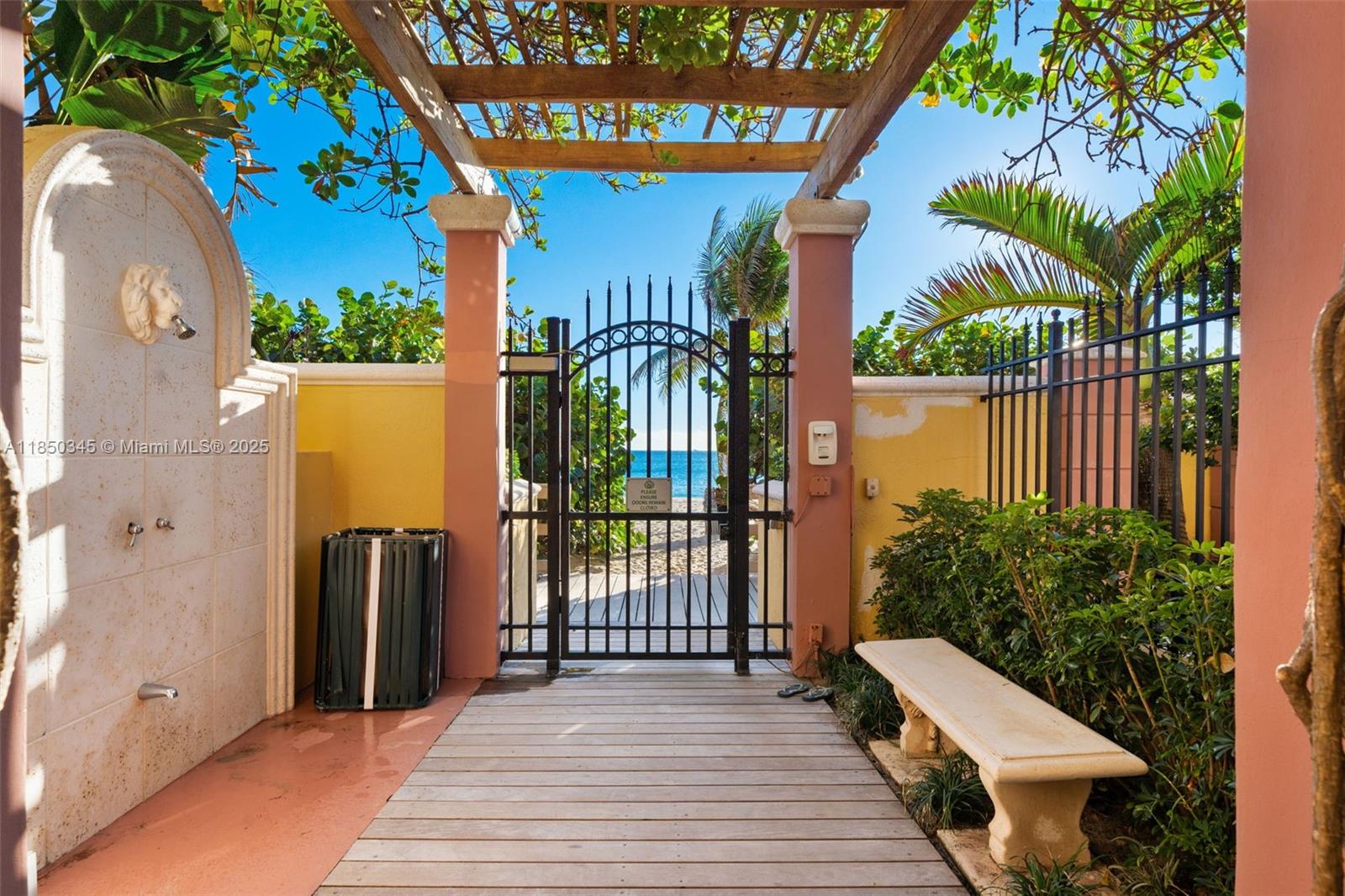Fort Lauderdale, Florida, 33305, United States, 2 Bedrooms Bedrooms, ,3 BathroomsBathrooms,Residential,For Sale,1907787