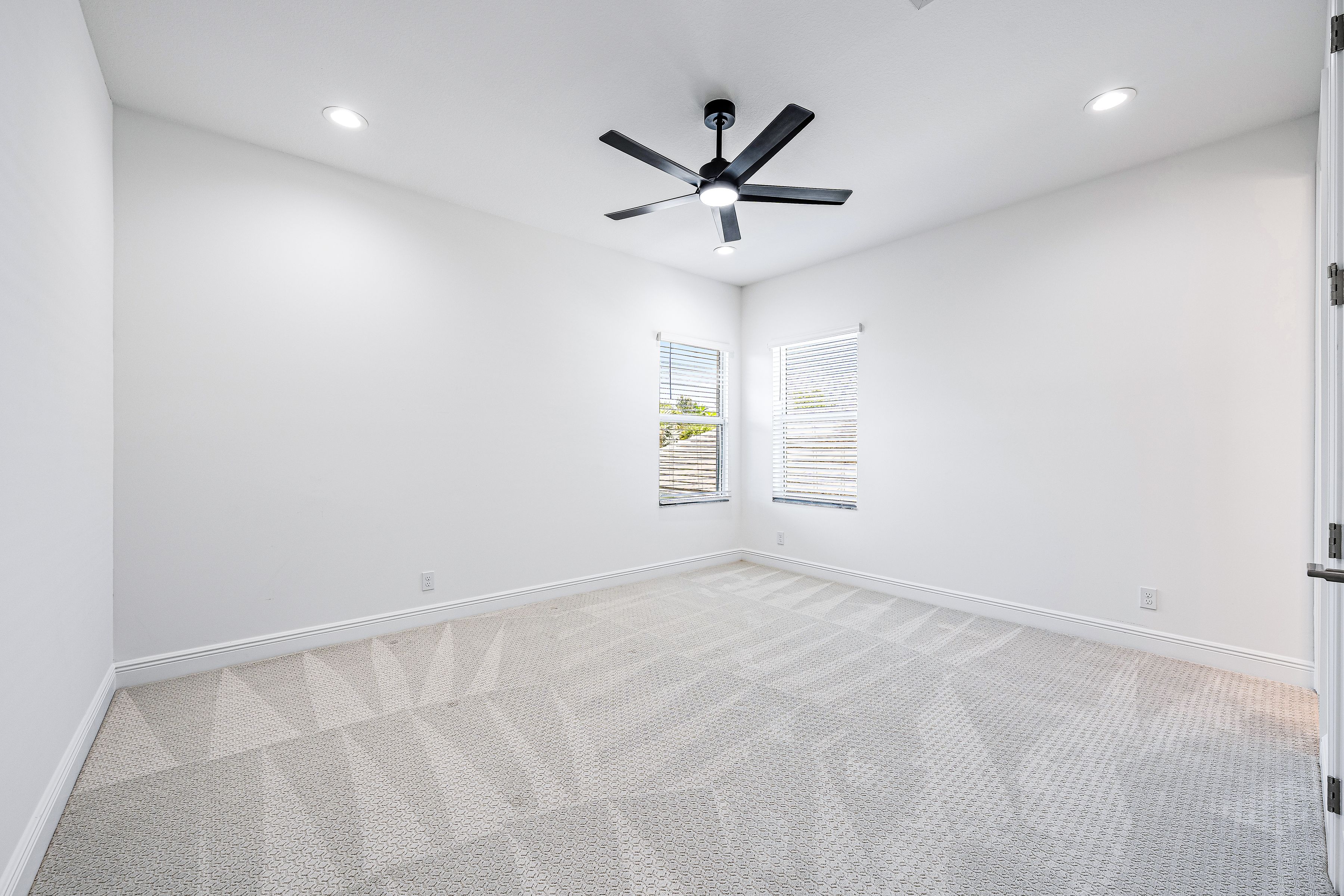 9224 Crestview Circle - 物件實景