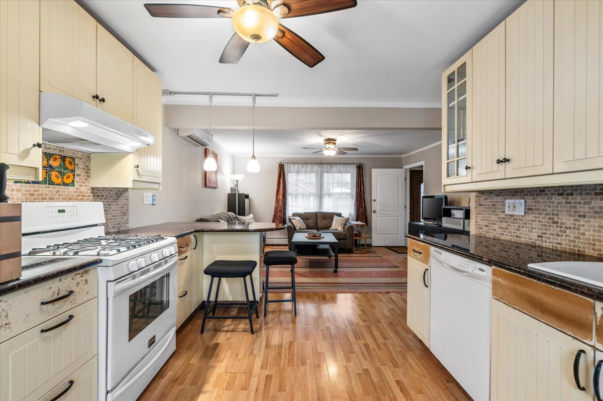 Massapequa, New York, 11758, United States, 5 Bedrooms Bedrooms, ,2 BathroomsBathrooms,Residential,For Sale,1930623