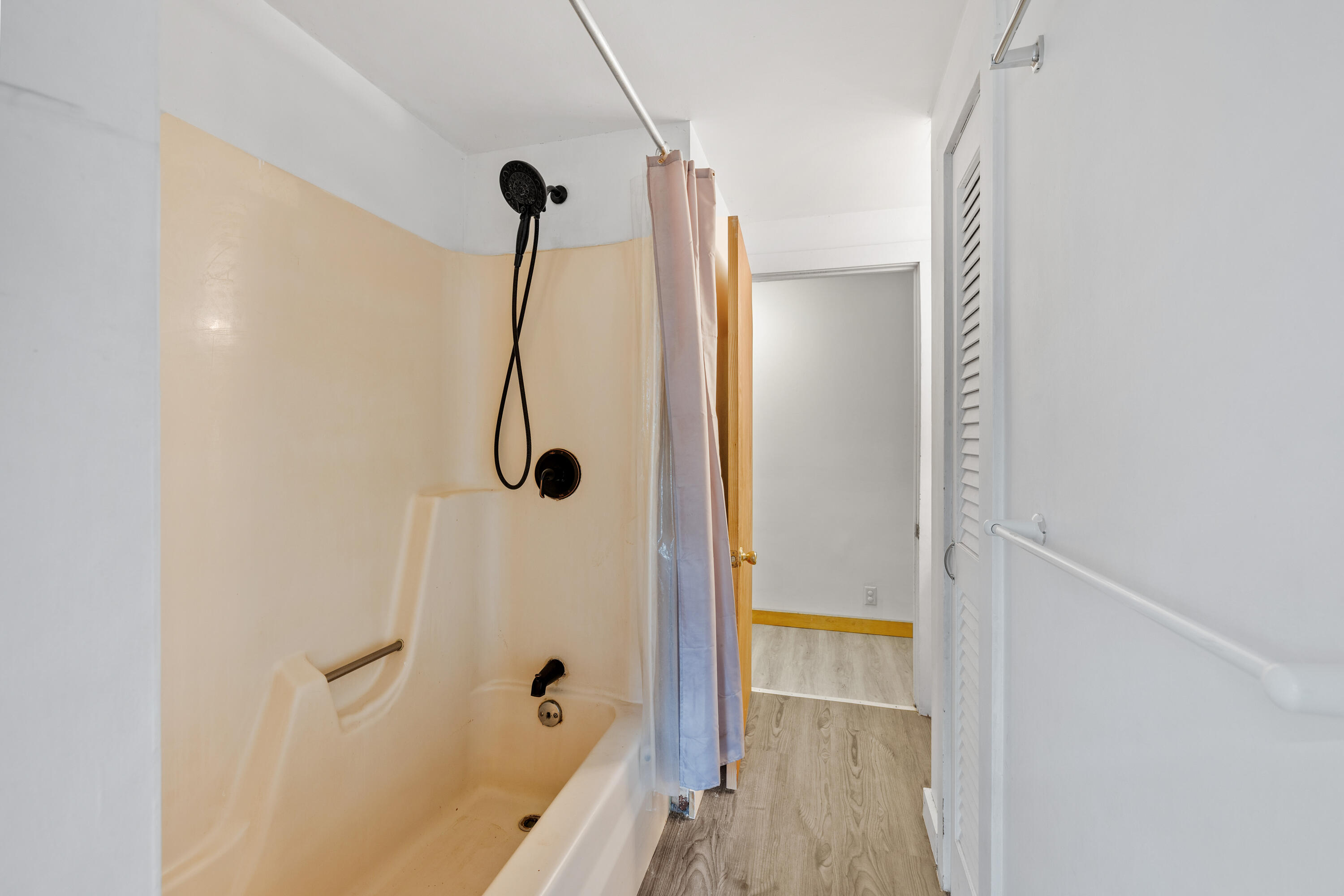Topsham, Maine, 04086, United States, 4 Bedrooms Bedrooms, ,2 BathroomsBathrooms,Residential,For Sale,1838332