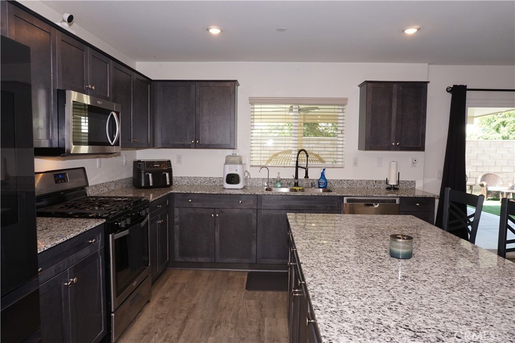 Hemet, California, 92543, United States, 5 Bedrooms Bedrooms, ,3 BathroomsBathrooms,Residential,For Sale,1826909