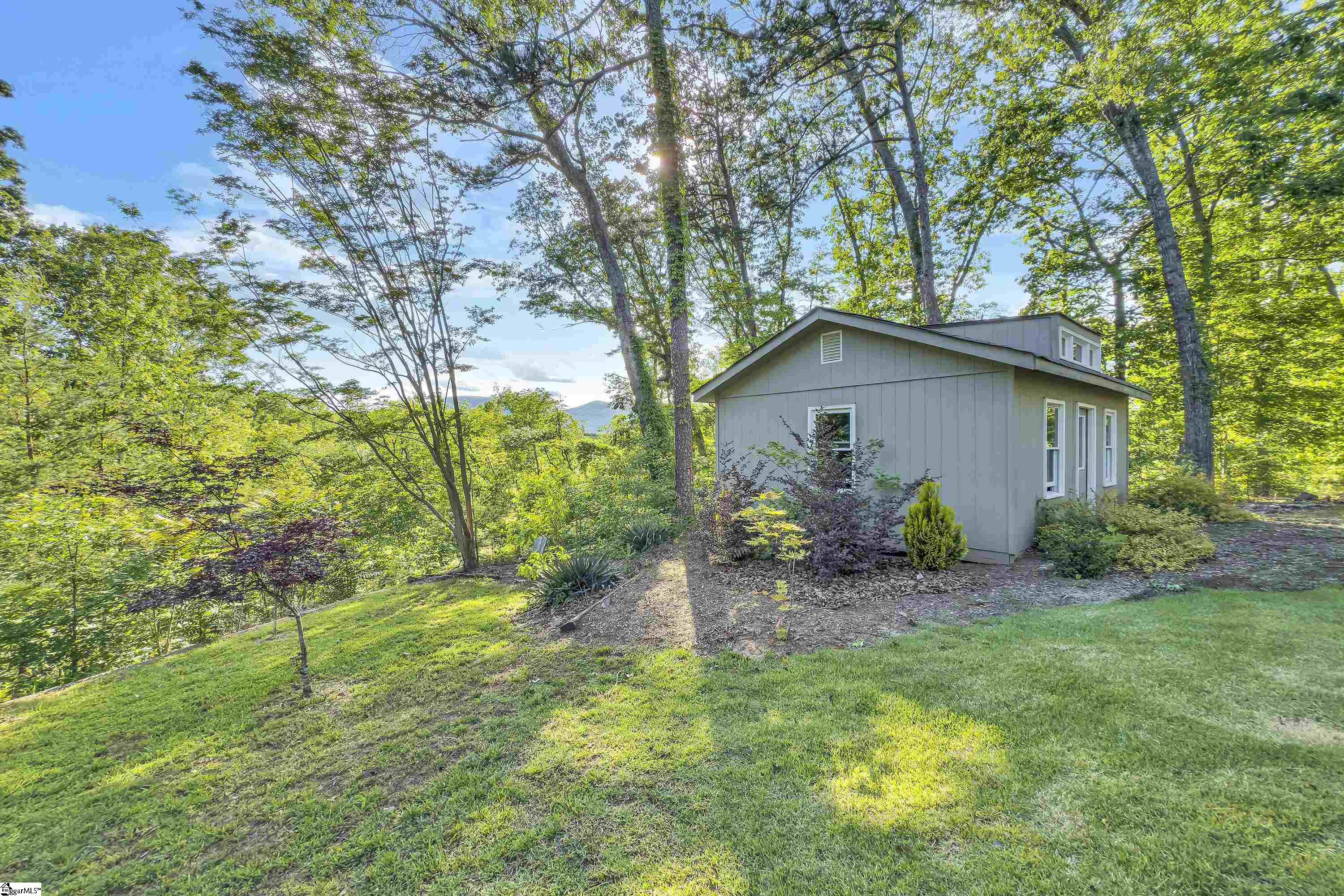 Landrum, South Carolina, 29356, United States, 3 Bedrooms Bedrooms, ,3 BathroomsBathrooms,Residential,For Sale,1948033