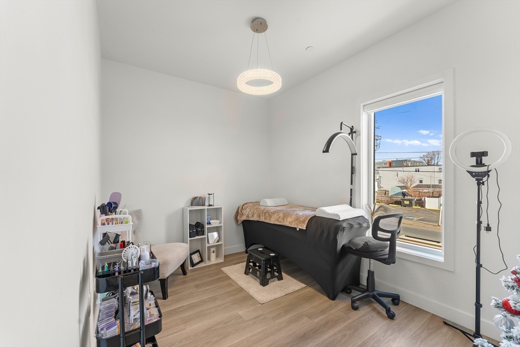 Revere, Massachusetts, 02151, United States, 2 Bedrooms Bedrooms, ,1 BathroomBathrooms,Residential,For Sale,1880903