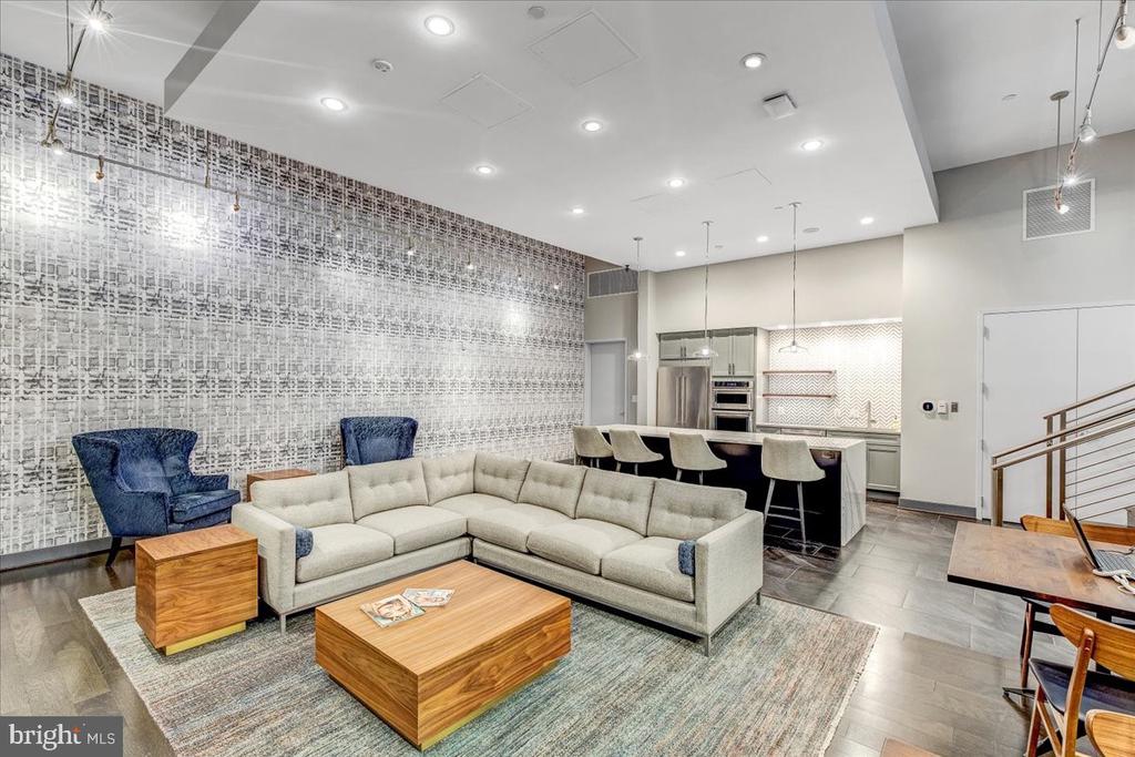 Washington, District of Columbia, 20003, United States, 2 Bedrooms Bedrooms, ,2 BathroomsBathrooms,Residential,For Sale,1974784