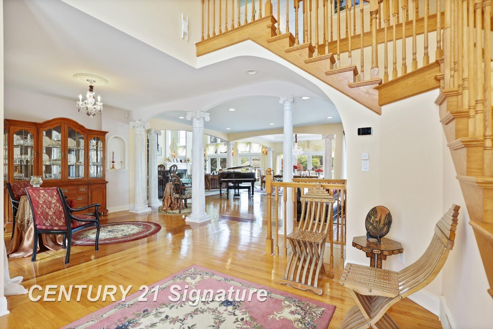 Saginaw, Michigan, 48609, United States, 4 Bedrooms Bedrooms, ,7 BathroomsBathrooms,Residential,For Sale,1980528