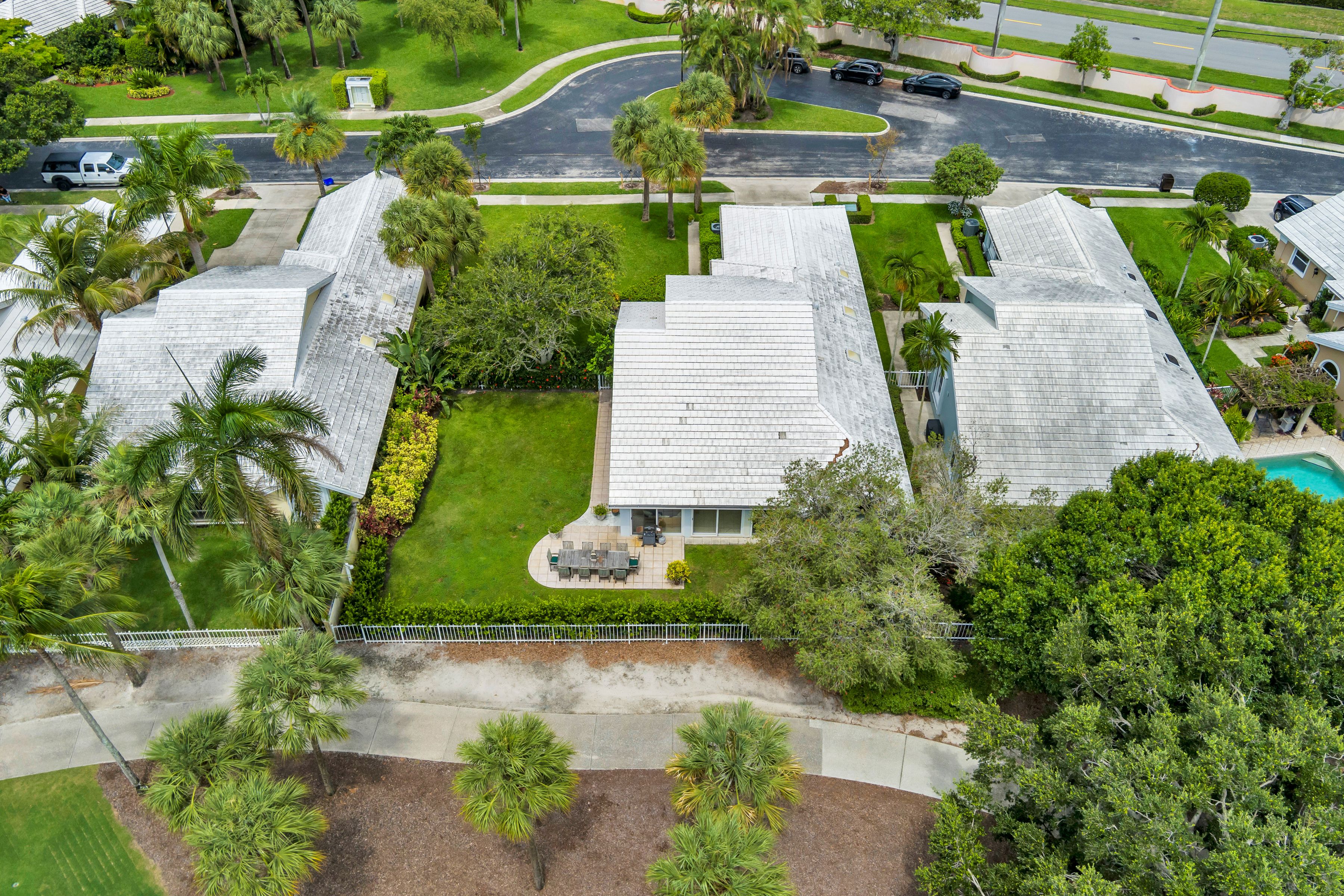  2402 Saratoga Bay Drive - 物件實景