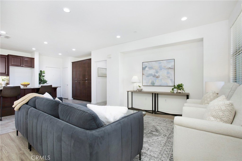 Brea, California, 92823, United States, 2 Bedrooms Bedrooms, ,2 BathroomsBathrooms,Residential,For Sale,1939924