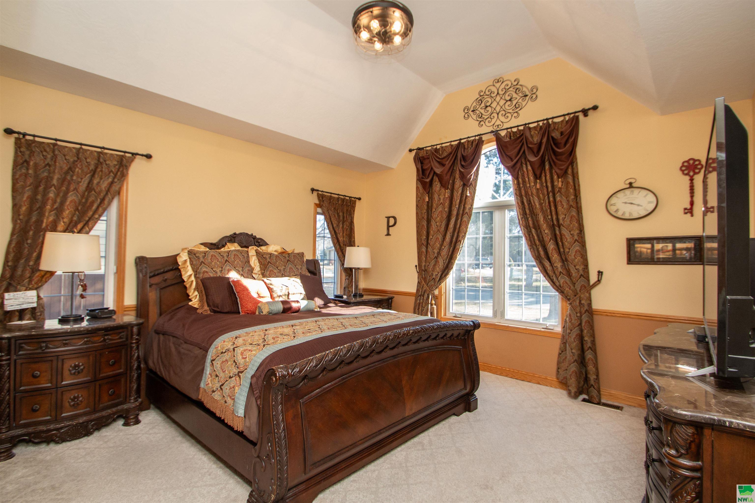 Dakota Dunes, South Dakota, 57049, United States, 5 Bedrooms Bedrooms, ,4 BathroomsBathrooms,Residential,For Sale,1928249