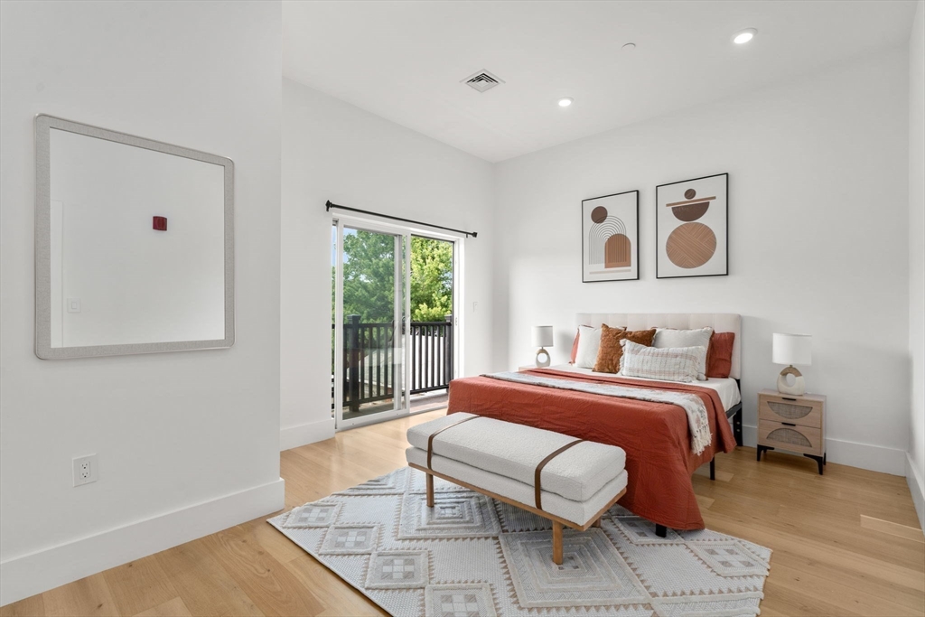 Somerville, Massachusetts, 02145, United States, 5 Bedrooms Bedrooms, ,5 BathroomsBathrooms,Residential,For Sale,1849882