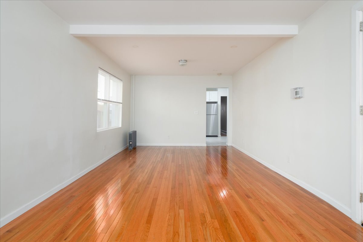 Maspeth, New York, 11378, United States, 4 Bedrooms Bedrooms, ,2 BathroomsBathrooms,Residential,For Sale,1791620