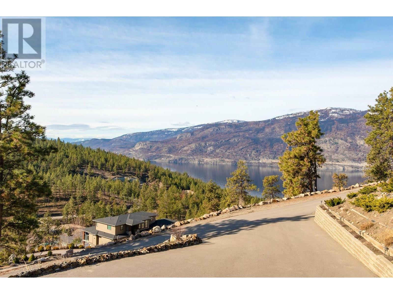 KELOWNA, British Columbia, V1V 2R1, CA, 4 Bedrooms Bedrooms, ,3 BathroomsBathrooms,Residential,For Sale,1839022