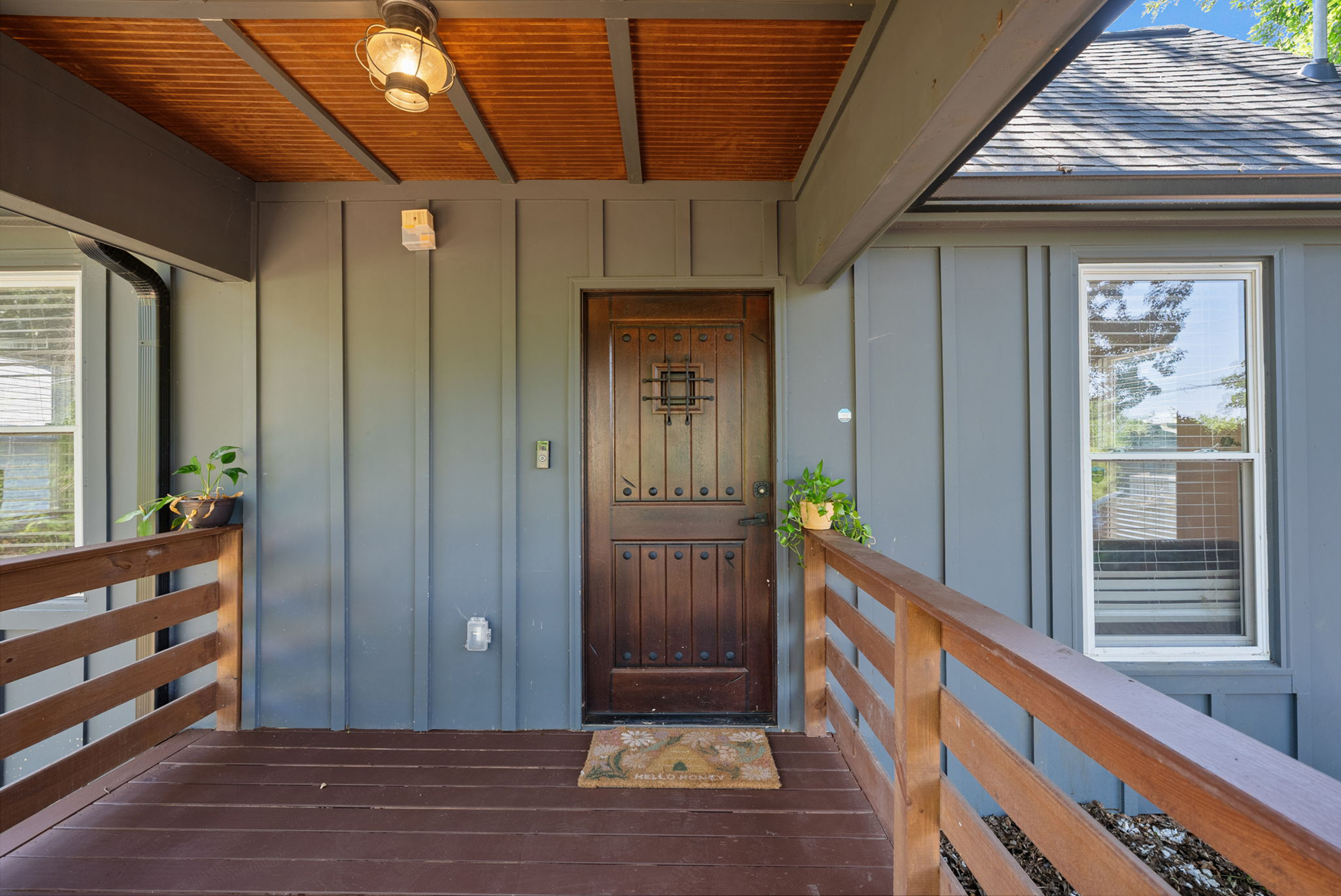  Completely Renovated and Move-In Ready Bungalow - 物件實景