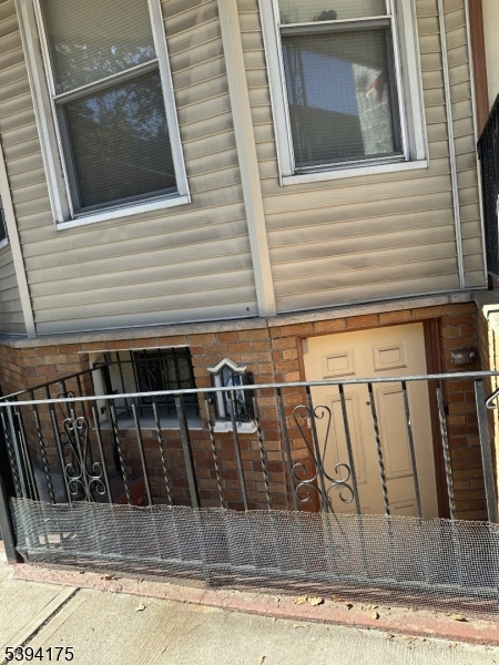 Newark City, New Jersey, 07105-3781, United States, 8 Bedrooms Bedrooms, ,Residential,For Sale,1988616