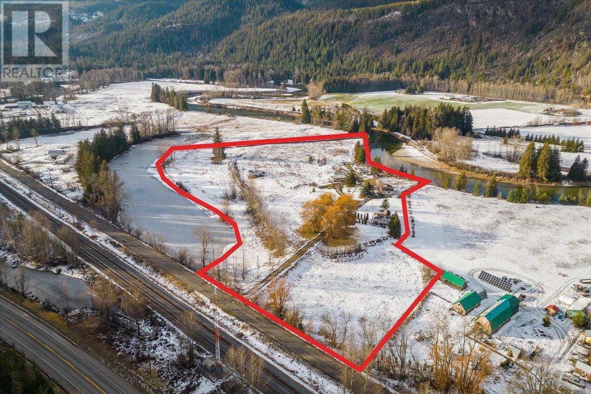SICAMOUS, British Columbia, V0E 2V4, CA, 2 Bedrooms Bedrooms, ,2 BathroomsBathrooms,Residential,For Sale,1836920