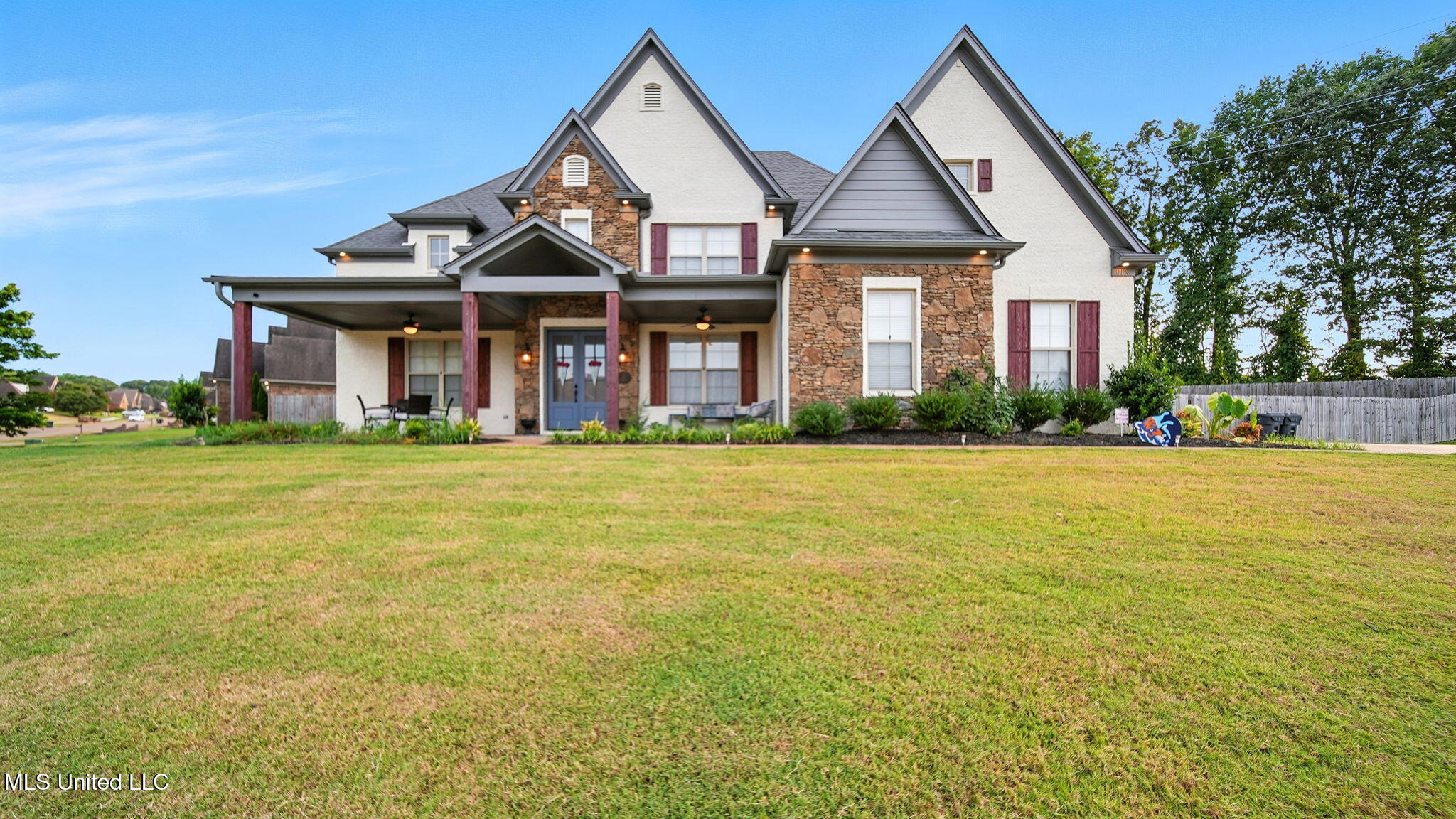 Hernando, Mississippi, 38632, United States, 4 Bedrooms Bedrooms, ,3 BathroomsBathrooms,Residential,For Sale,1978429