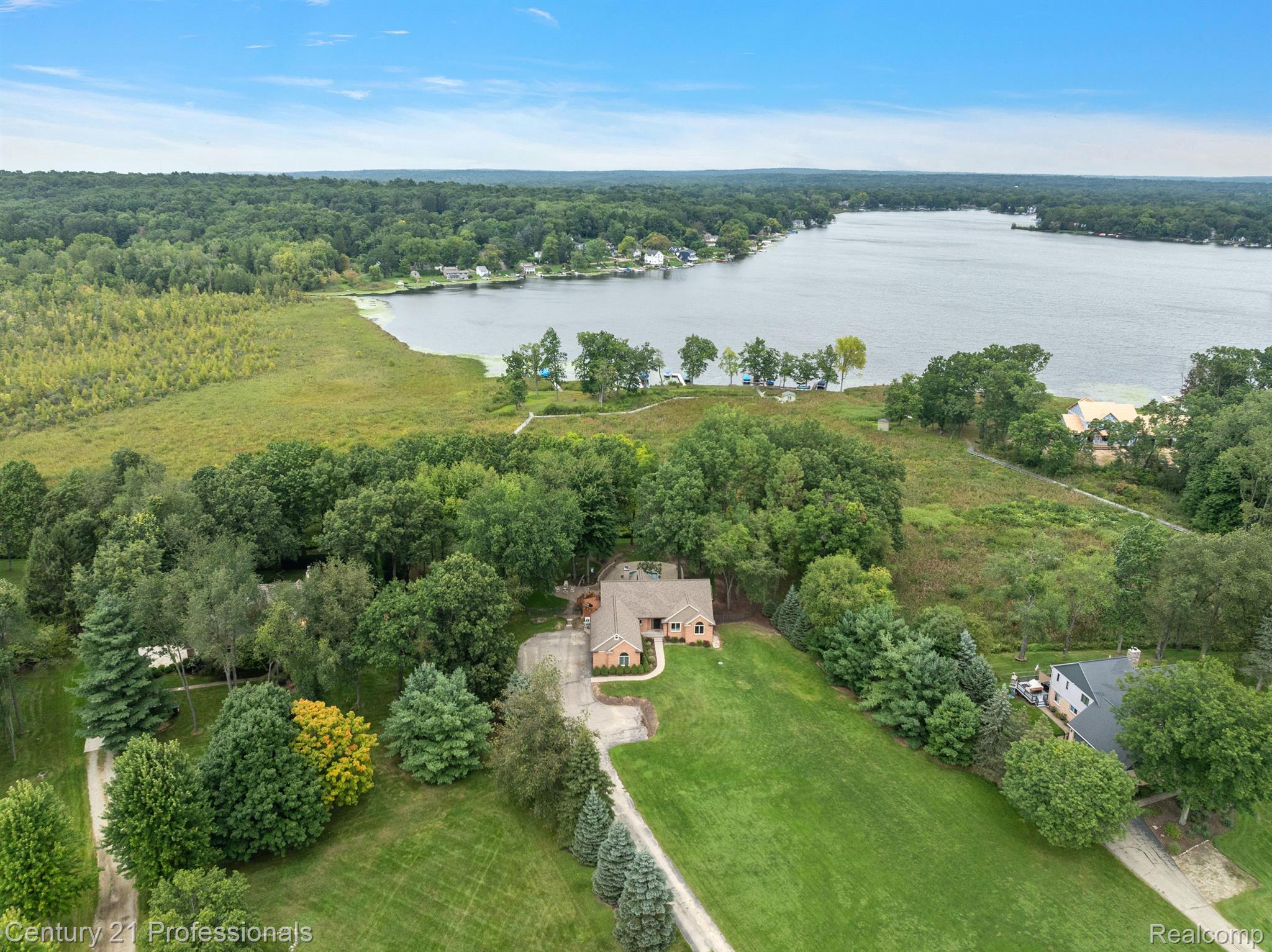 Davisburg, Michigan, 48350, United States, 5 Bedrooms Bedrooms, ,4 BathroomsBathrooms,Residential,For Sale,1978362