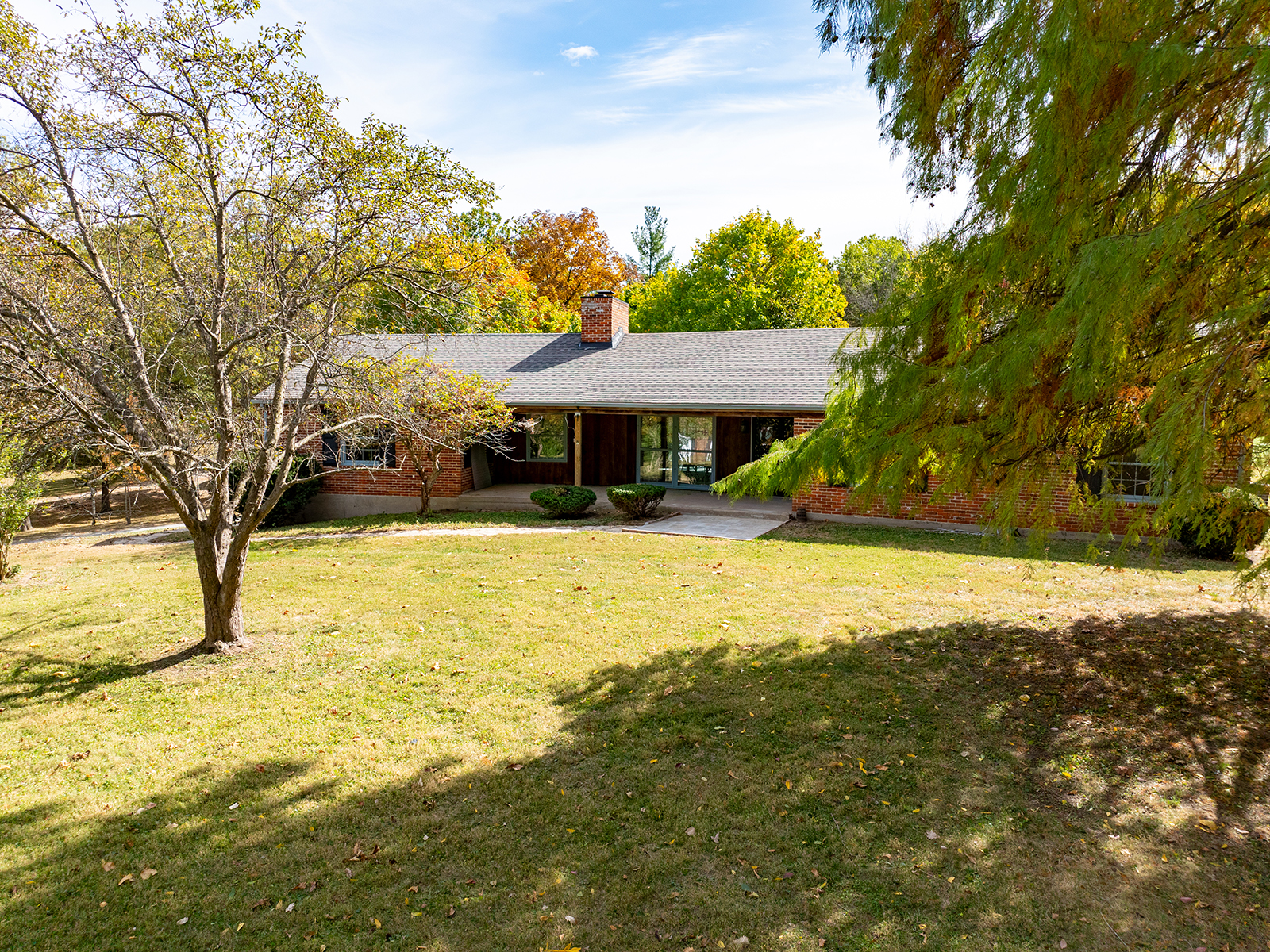 Hannibal, Missouri, 63401, United States, 3 Bedrooms Bedrooms, ,2 BathroomsBathrooms,Residential,For Sale,1981239