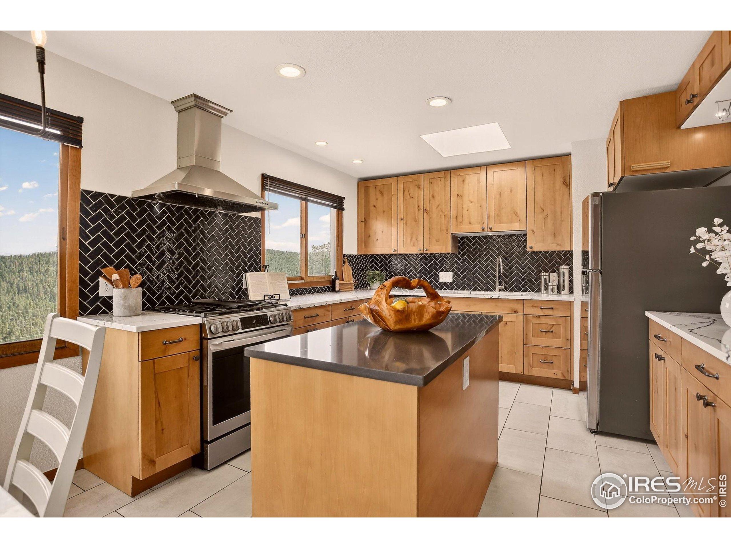 Boulder, Colorado, 80302, United States, 3 Bedrooms Bedrooms, ,1 BathroomBathrooms,Residential,For Sale,1890099