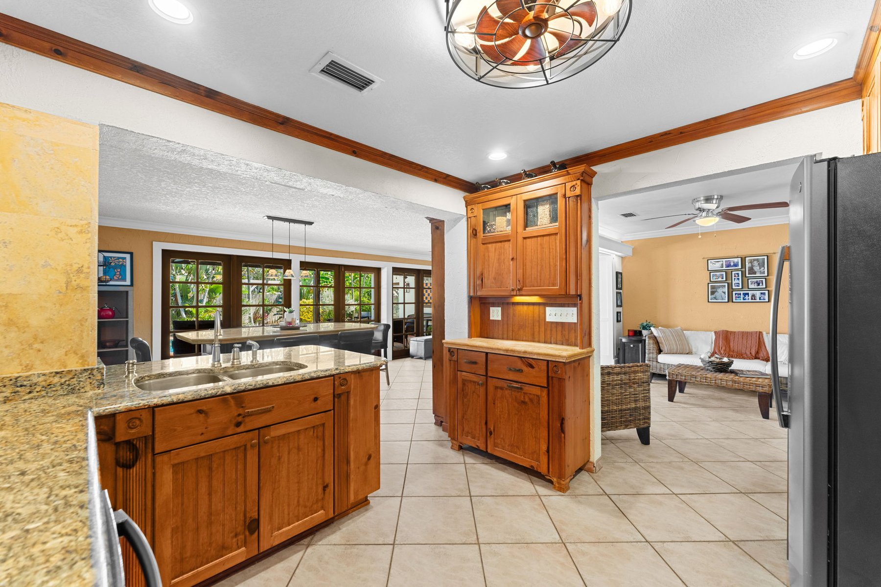  240 Deland Avenue, Indialantic, FL, 32903 - 物件實景