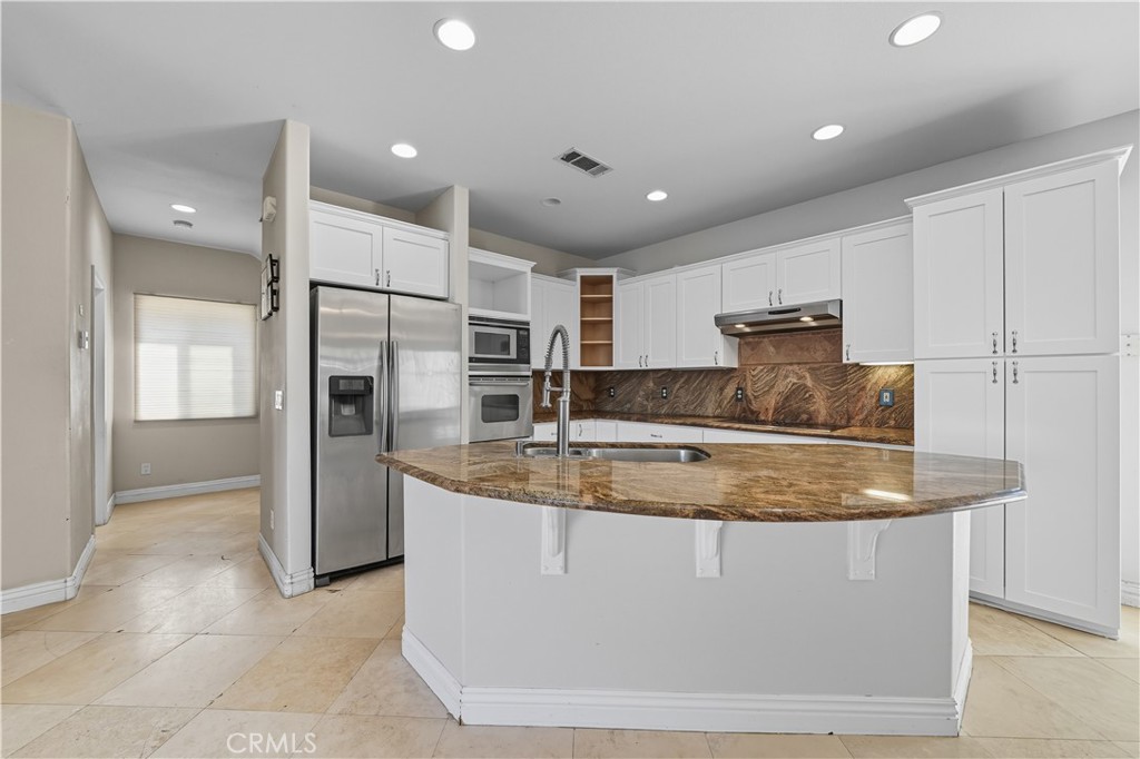 Canyon Lake, California, 92587, United States, 6 Bedrooms Bedrooms, ,5 BathroomsBathrooms,Residential,For Sale,1975994