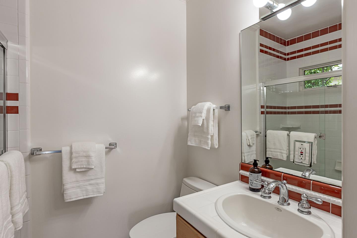 San Mateo, California, 94402, United States, 5 Bedrooms Bedrooms, ,4 BathroomsBathrooms,Residential,For Sale,1901144