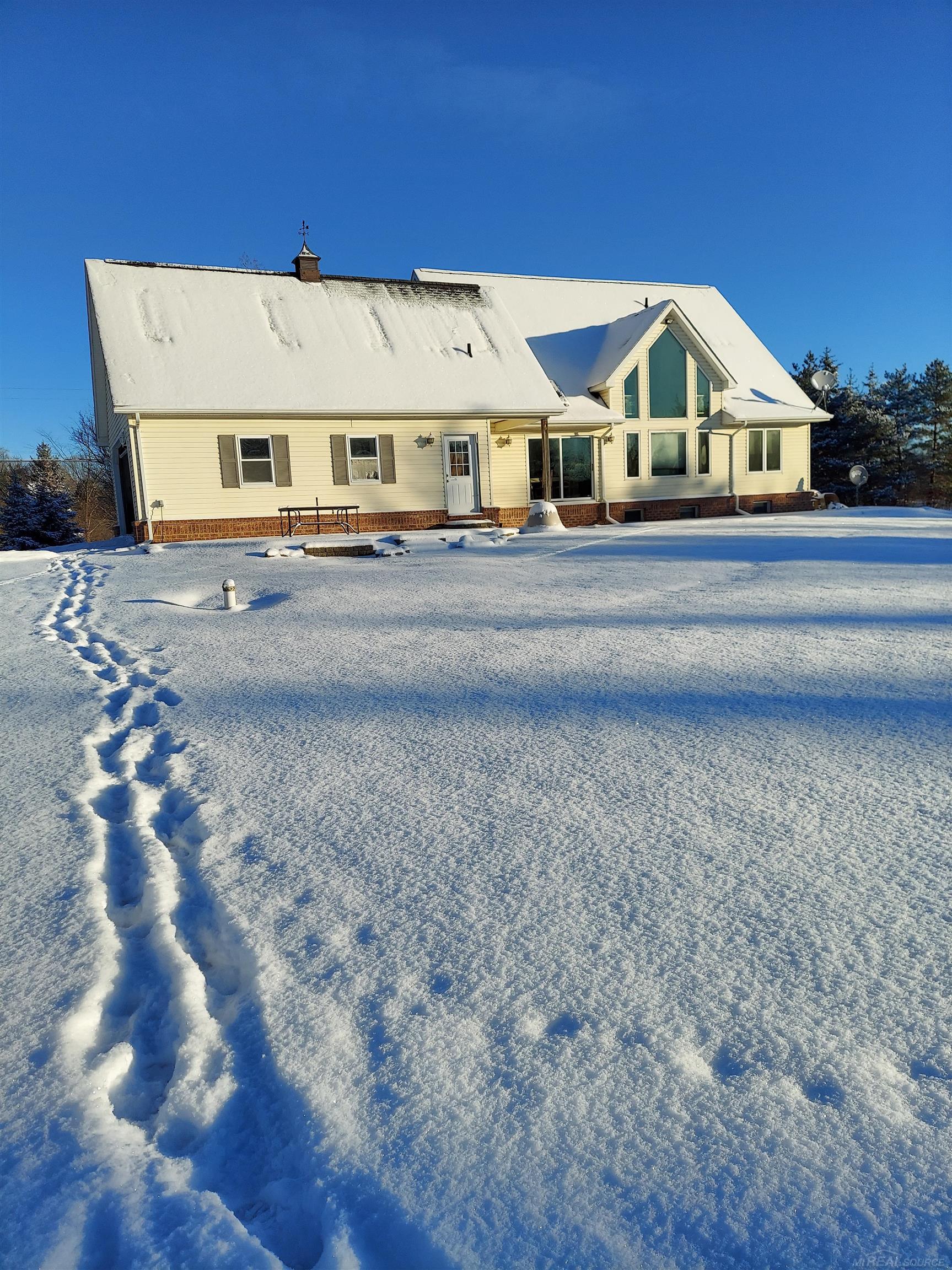 Armada, Michigan, 48005, United States, 4 Bedrooms Bedrooms, ,3 BathroomsBathrooms,Residential,For Sale,1994252