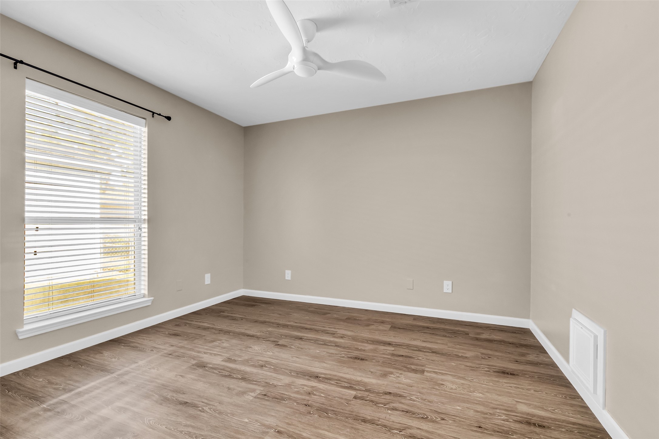 Willis, Texas, 77318, United States, 3 Bedrooms Bedrooms, ,2 BathroomsBathrooms,Residential,For Sale,1994579