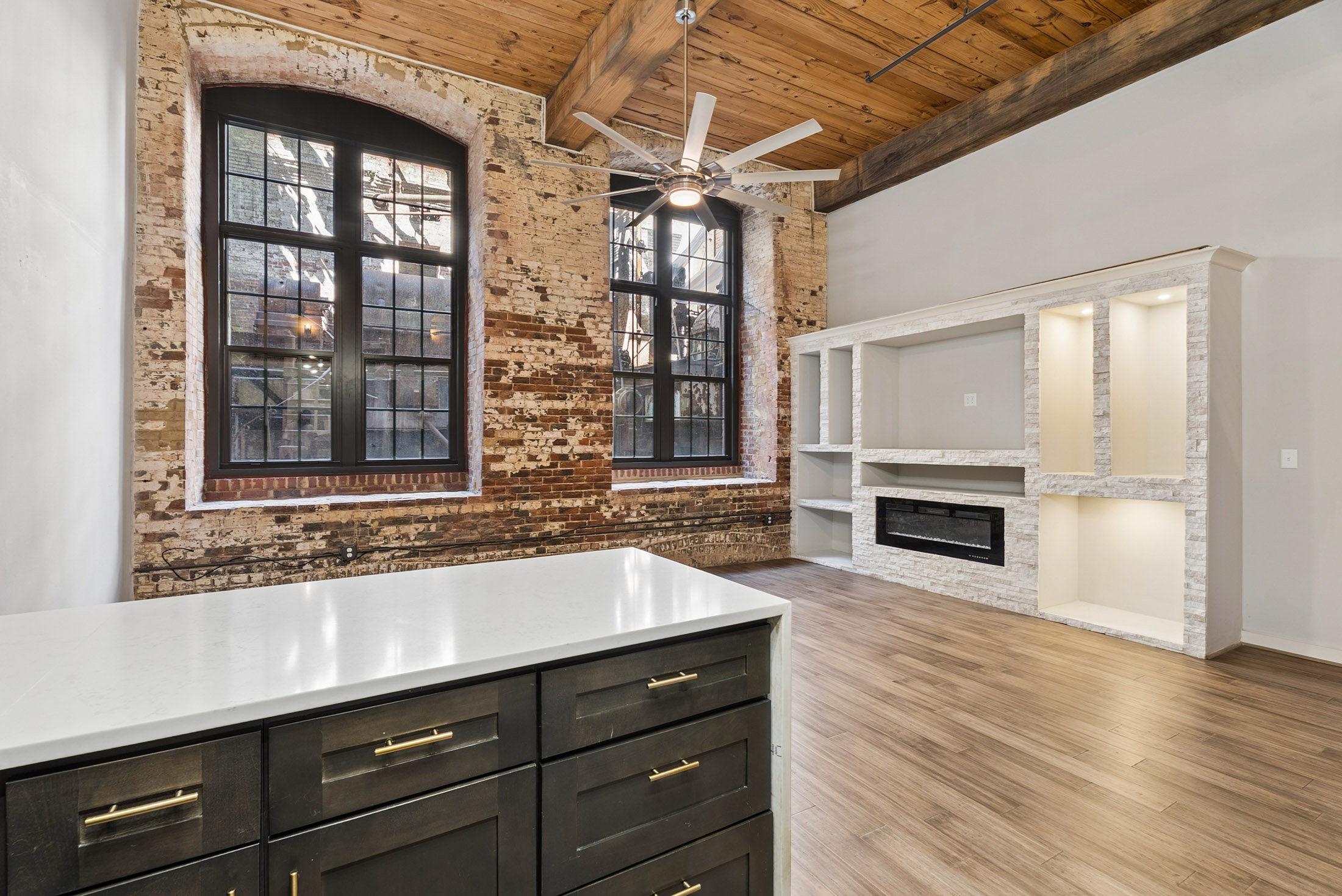  Rare One Bedroom with Loft in Historic Stacks - 物件實景