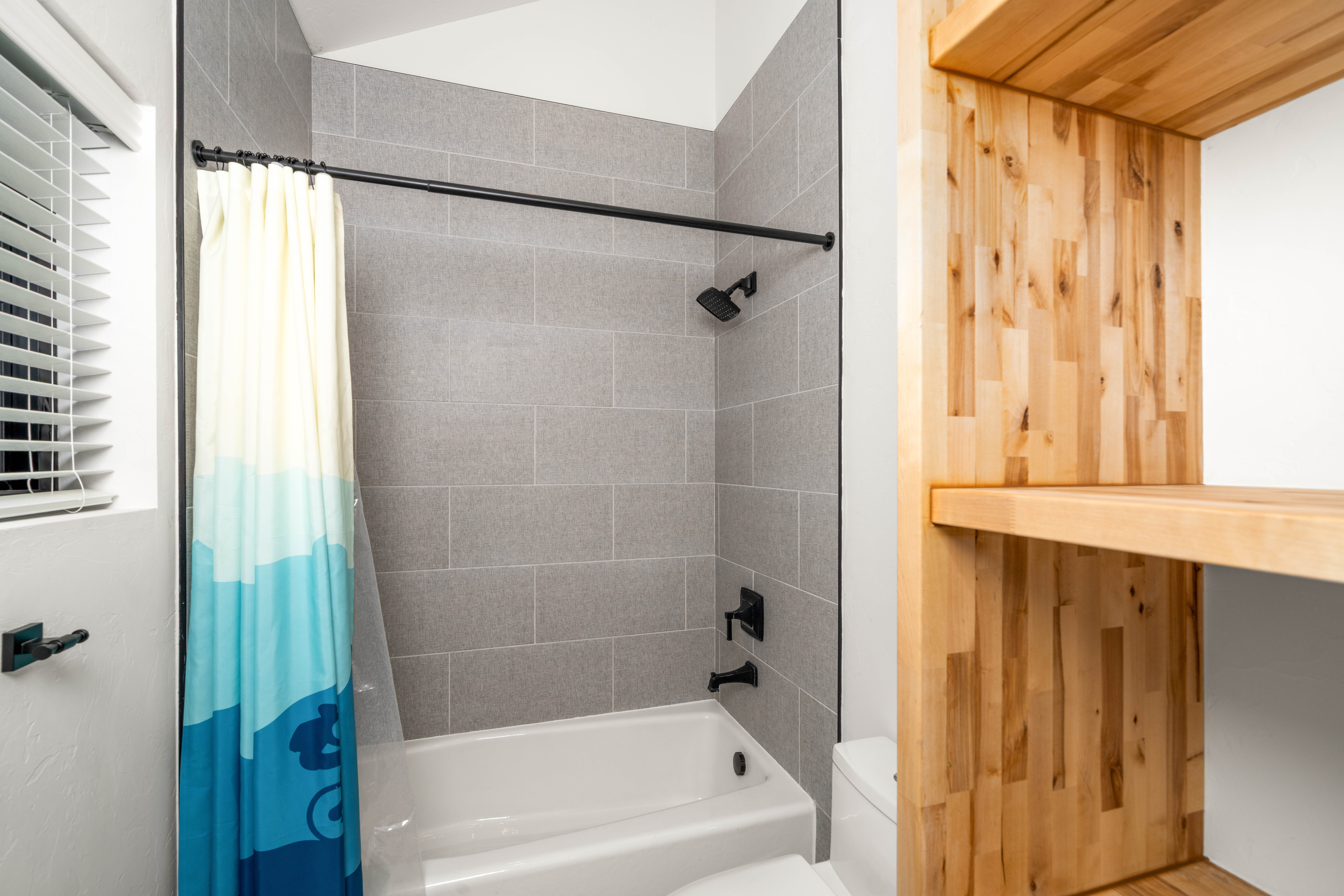  A Private Setting In The Desirable Log Hill Community - 物件實景