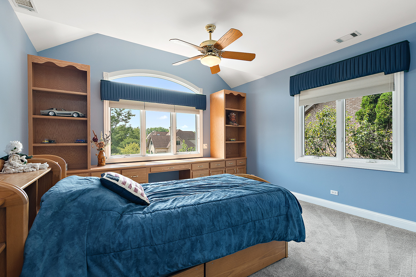 Orland Park, Illinois, 60467, United States, 5 Bedrooms Bedrooms, ,6 BathroomsBathrooms,Residential,For Sale,1976652