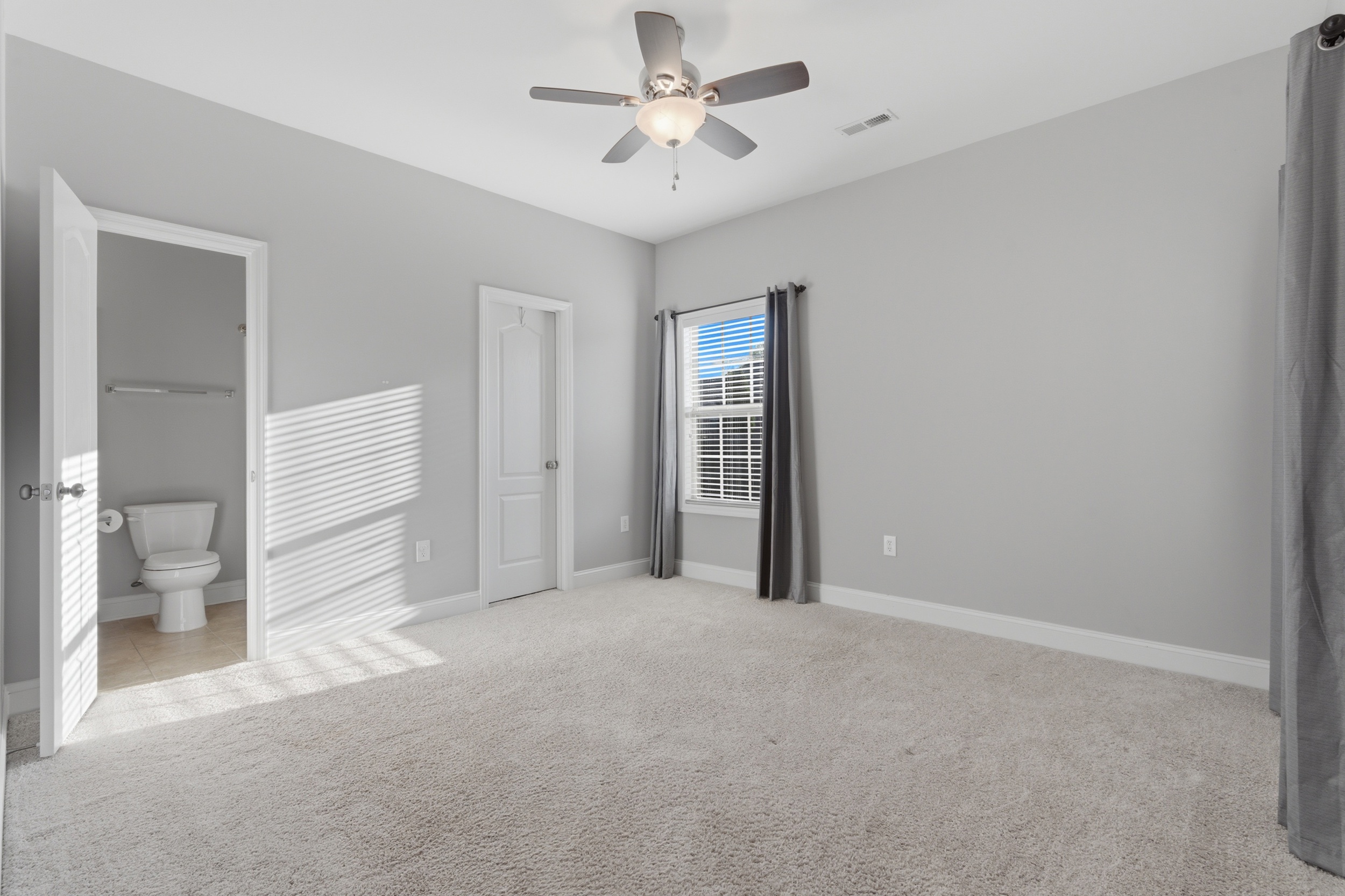  7320 Sanctuary Cove Drive SE - 物件實景