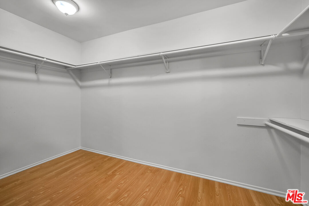 Sherman Oaks, California, 91403, United States, 3 Bedrooms Bedrooms, ,2 BathroomsBathrooms,Residential,For Sale,1989603