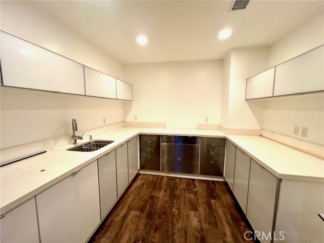 Long Beach, California, 90803, United States, 5 Bedrooms Bedrooms, ,6 BathroomsBathrooms,Residential,For Sale,1980358