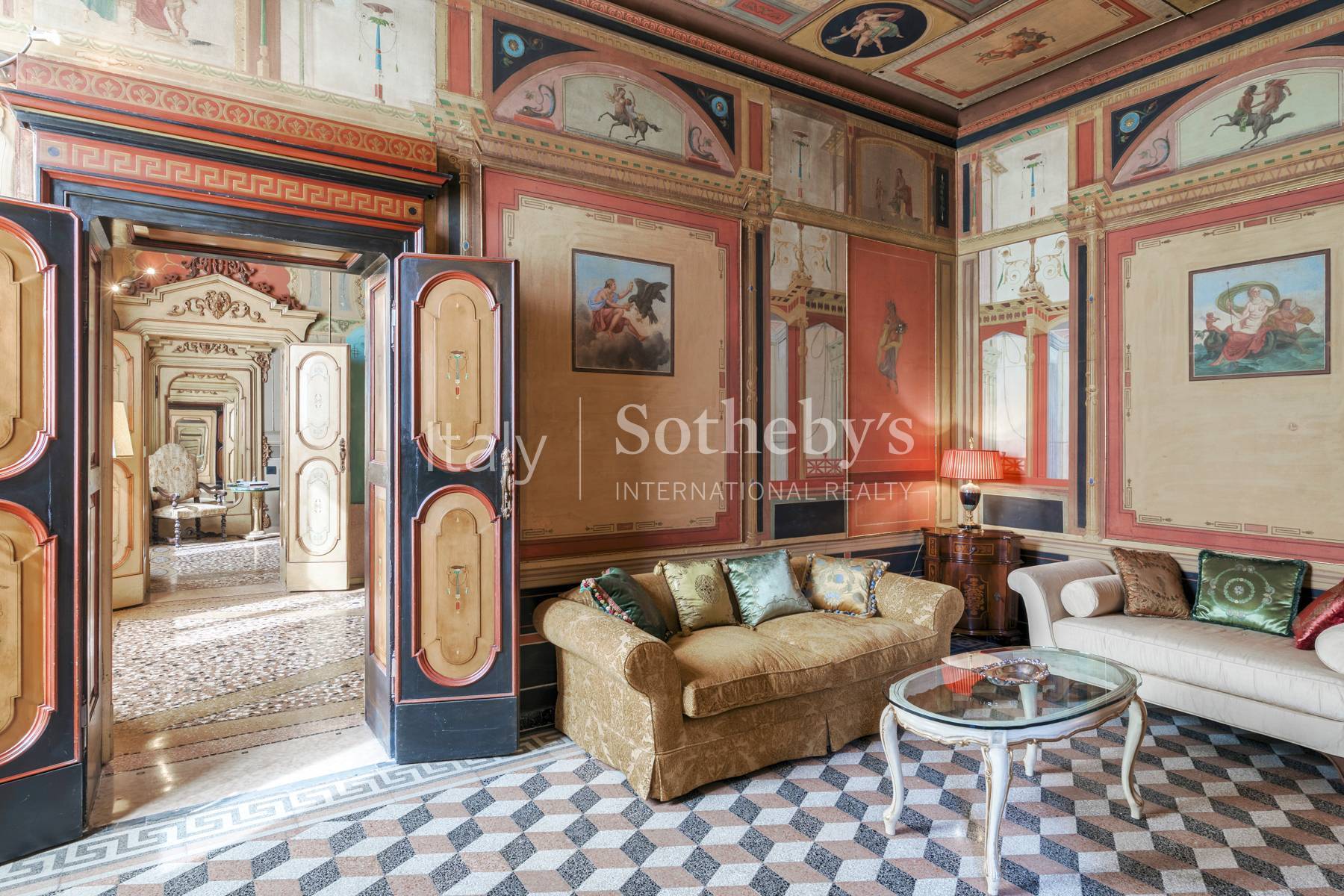  Iconic frescoed residence with terrace in Piazza delle Erbe - 物件實景
