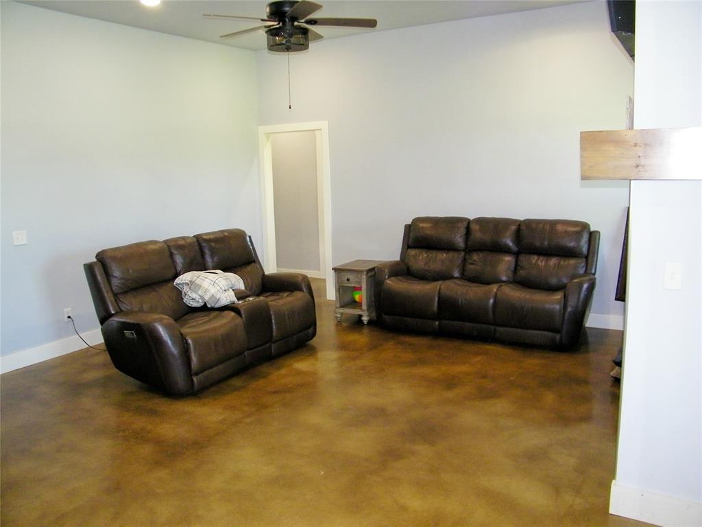 Kingfisher, Oklahoma, 73750, United States, 4 Bedrooms Bedrooms, ,3 BathroomsBathrooms,Residential,For Sale,2005459