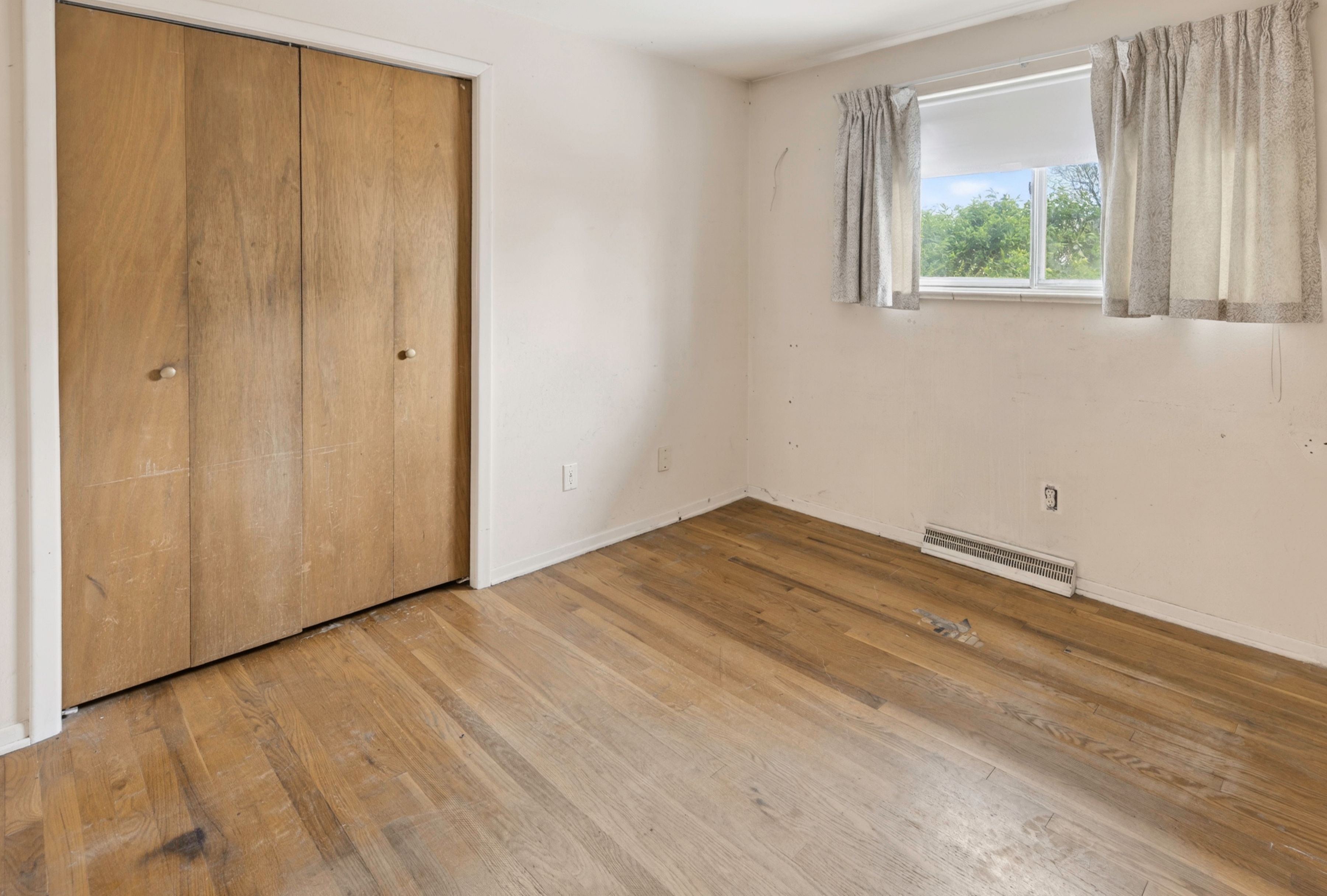  Opportunity Knocks with this Sprawling Ranch Home in Keewaydin Meadows - 物件實景
