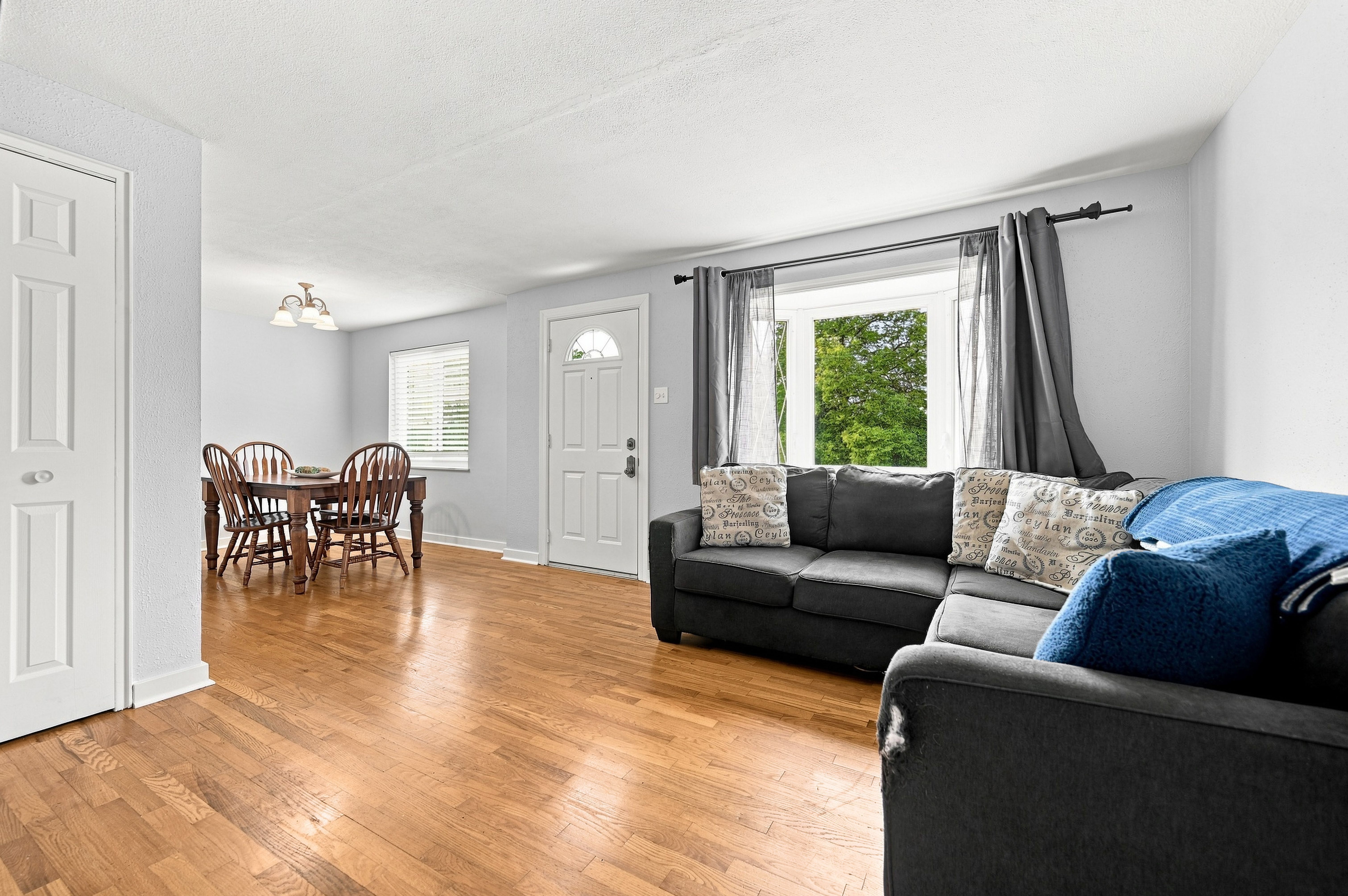  501 Sunnyland Avenue, Pittsburgh, PA 15227 - 物件實景