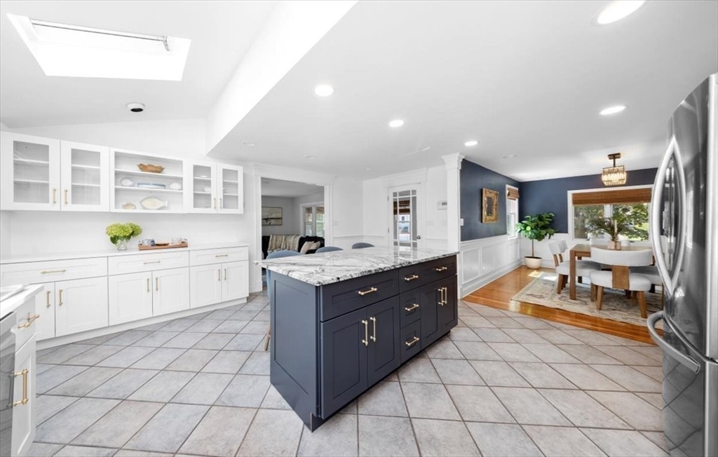 Milton, Massachusetts, 02186, United States, 4 Bedrooms Bedrooms, ,2 BathroomsBathrooms,Residential,For Sale,1917641