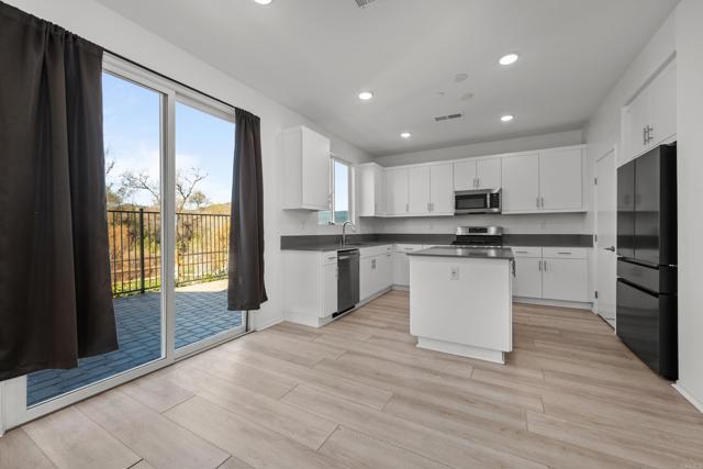 Fallbrook, California, 92028, United States, 3 Bedrooms Bedrooms, ,3 BathroomsBathrooms,Residential,For Sale,2005764