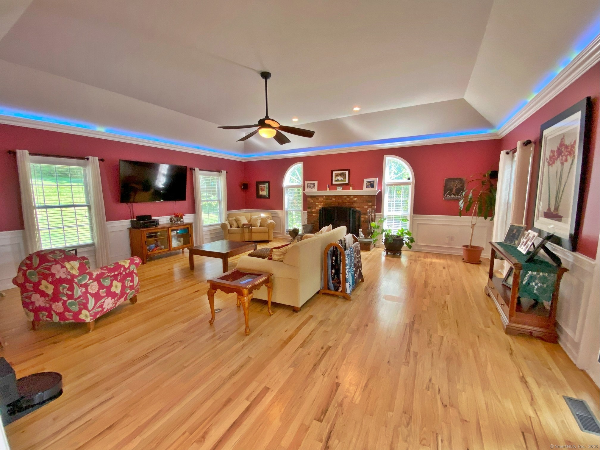 Southbury, Connecticut, 06488, United States, 4 Bedrooms Bedrooms, ,4 BathroomsBathrooms,Residential,For Sale,1932401