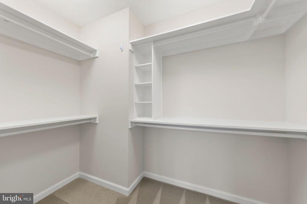 Strasburg, Virginia, 22657, United States, 2 Bedrooms Bedrooms, ,2 BathroomsBathrooms,Residential,For Sale,1996820