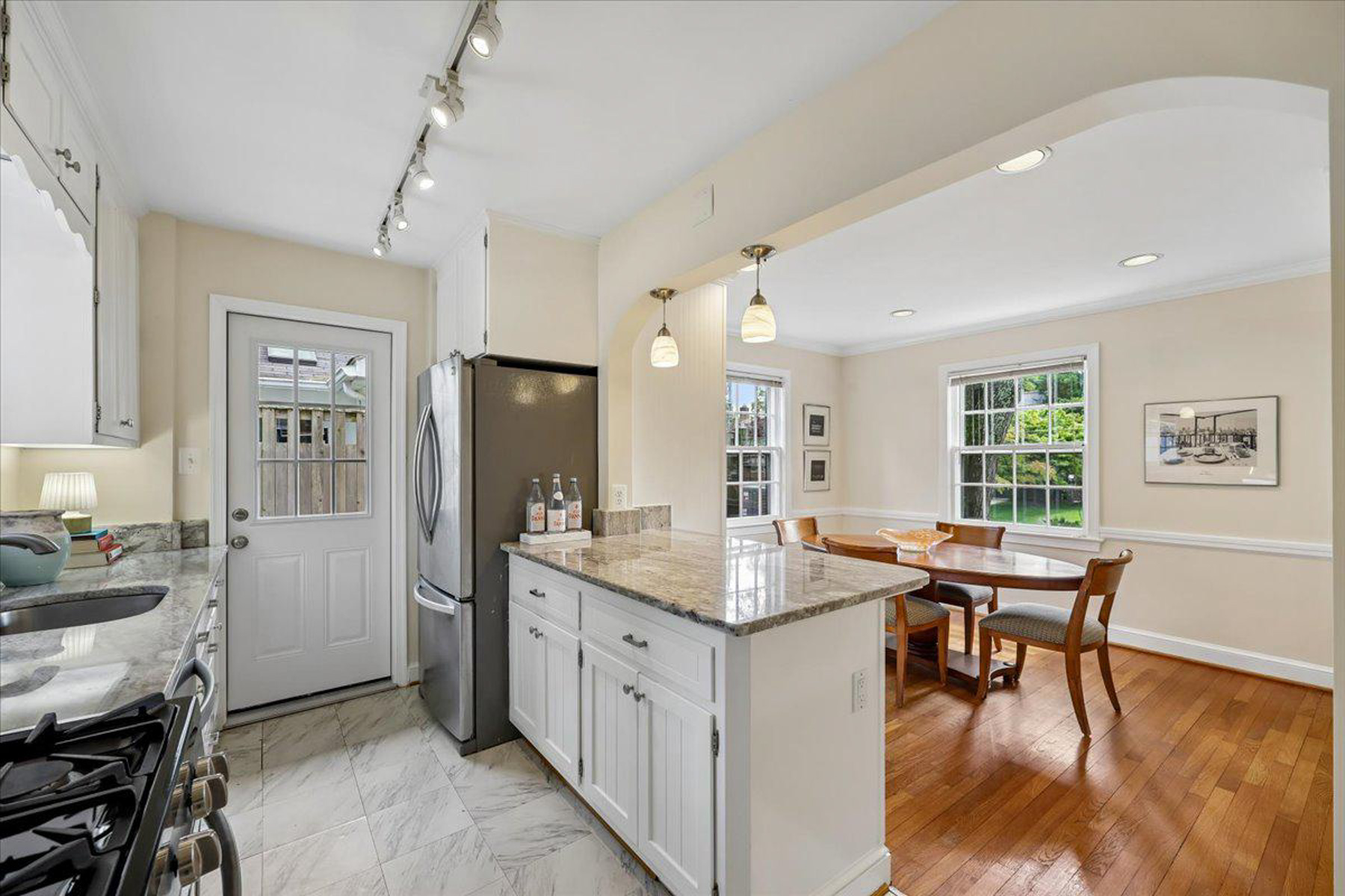  5805 Roosevelt Street, Bethesda, MD, 20817 - 物件實景