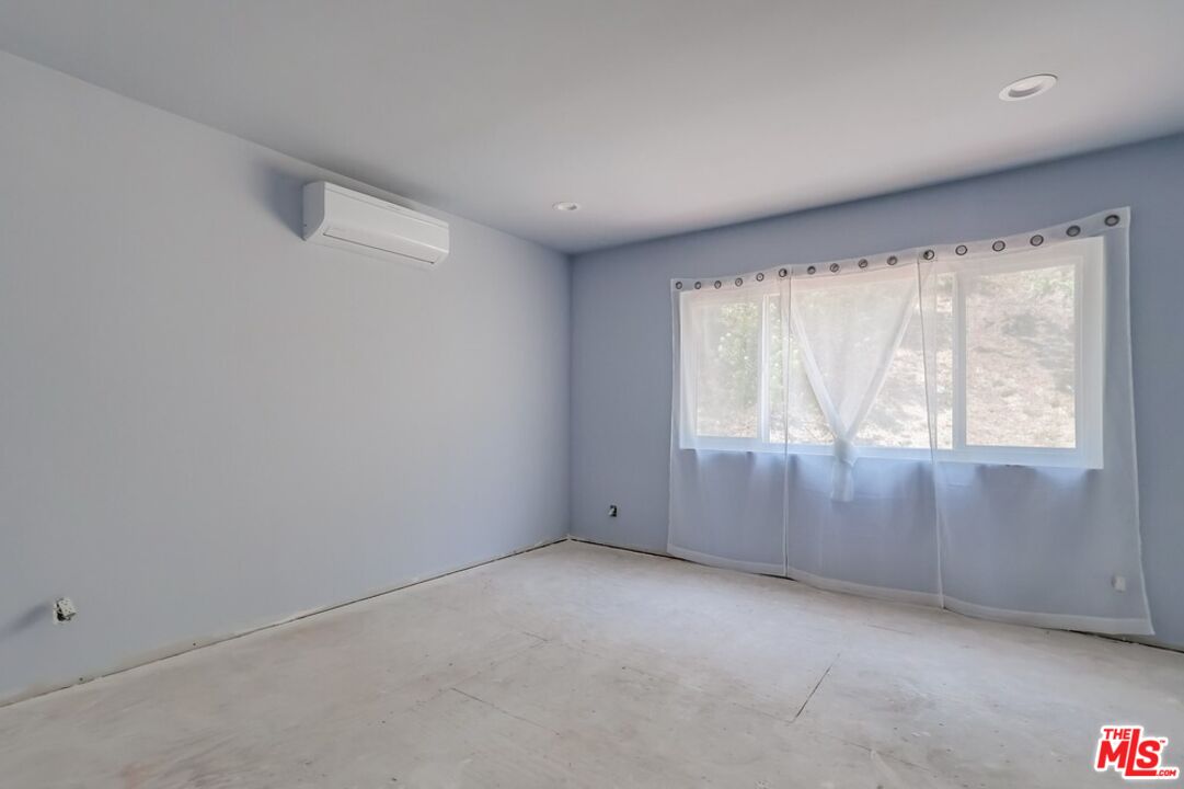Los Angeles, California, 90046, United States, 3 Bedrooms Bedrooms, ,2 BathroomsBathrooms,Residential,For Sale,1908344