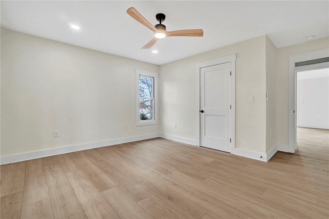 Seneca, South Carolina, 29672, United States, 6 Bedrooms Bedrooms, ,5 BathroomsBathrooms,Residential,For Sale,2002208