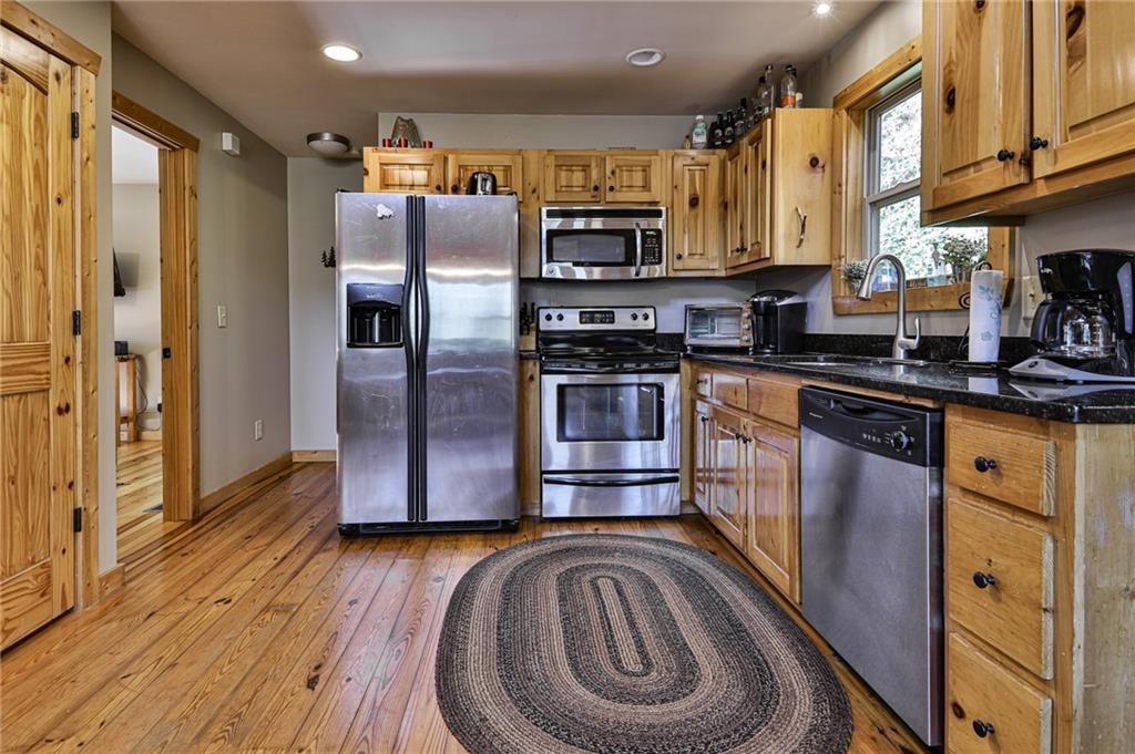 Ellijay, Georgia, 30540, United States, 3 Bedrooms Bedrooms, ,3 BathroomsBathrooms,Residential,For Sale,1923913